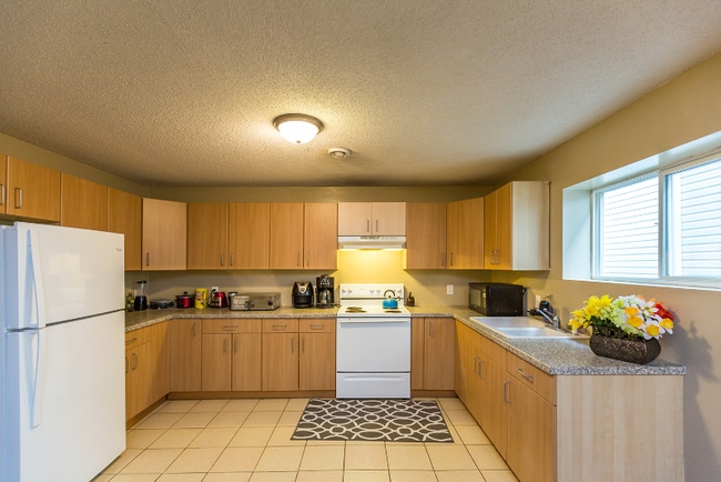 619-625 Snelling Ave N in St. Paul, MN - Building Photo - Building Photo