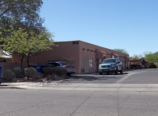 3610 E Blacklidge Dr in Tucson, AZ - Building Photo - Building Photo