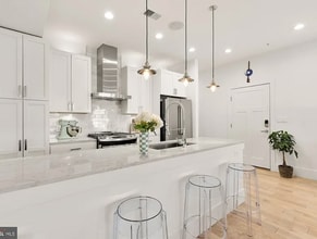 1230 Fairmont St NW, Unit 2 in Washington, DC - Foto de edificio - Building Photo