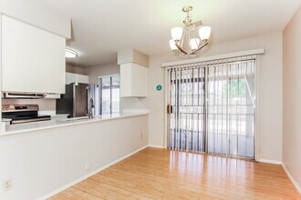 20814 N 31st Dr in Phoenix, AZ - Foto de edificio - Building Photo