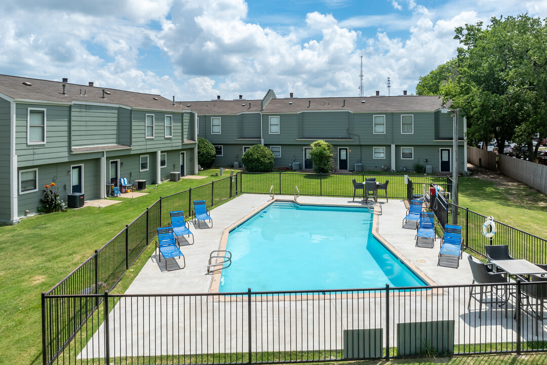 Cedar Craft Apartments in Broken Arrow, OK - Foto de edificio