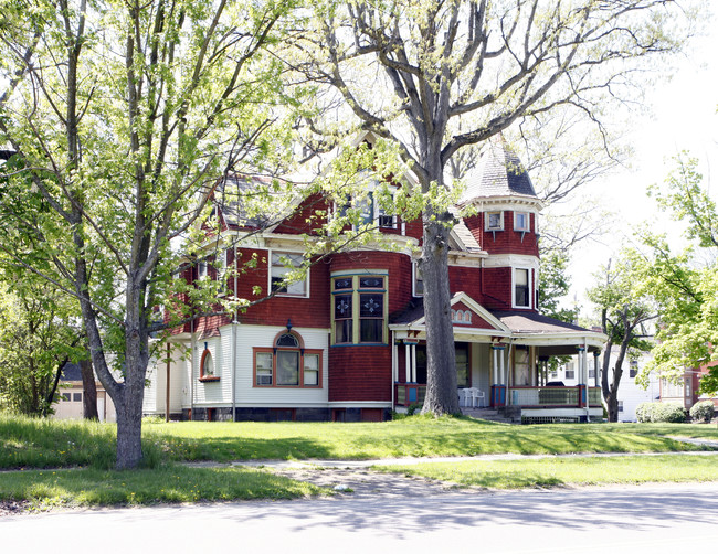 263 Park Ave in Youngstown, OH - Building Photo - Building Photo