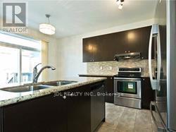 17 Kentland St in Markham, ON - Building Photo - Building Photo