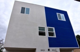 10923 Hesby St in Los Angeles, CA - Foto de edificio - Building Photo