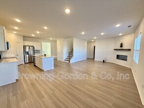 106 Glacier Wy in La Vergne, TN - Building Photo - Building Photo