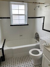 41 Brighton Way, Unit 2N in Clayton, MO - Foto de edificio - Building Photo