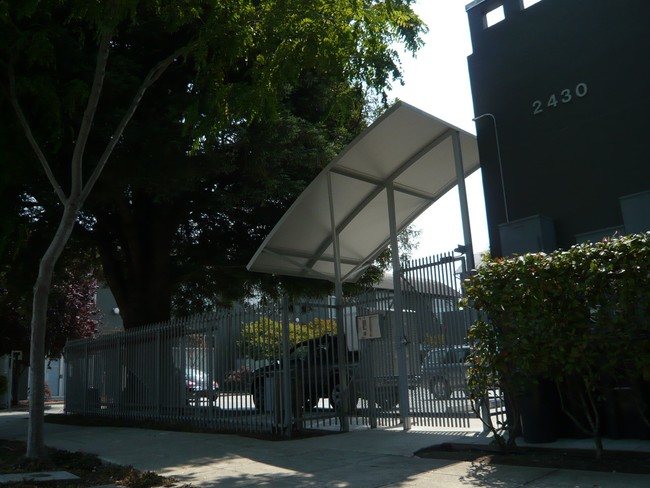 2430 5th St in Berkeley, CA - Foto de edificio - Building Photo