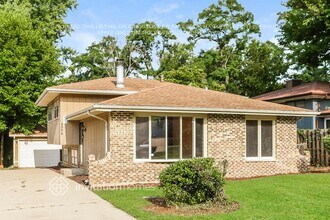 4904 Drendel Rd in Downers Grove, IL - Building Photo - Building Photo