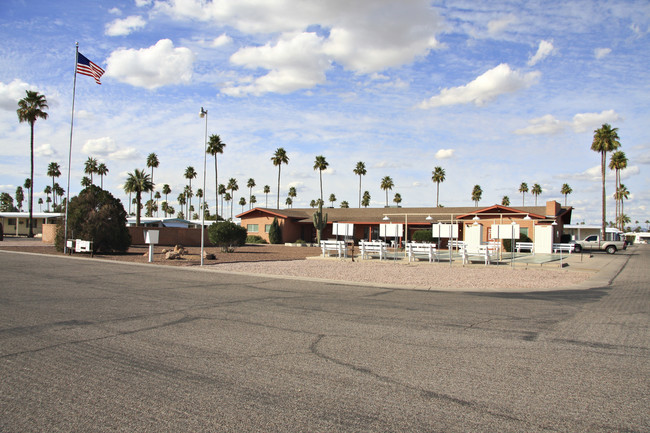 Imperial Broadmoor in Mesa, AZ - Building Photo - Building Photo