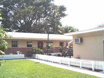 2450 Garfield in Hollywood, FL - Building Photo - Building Photo