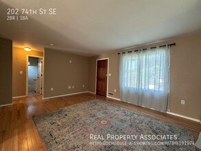 202 74th St SE in Everett, WA - Building Photo - Building Photo