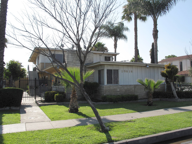 10816 California Ave in Lynwood, CA - Building Photo - Building Photo