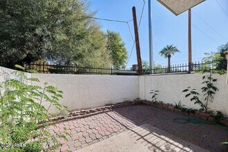 1402 E Osborn Rd in Phoenix, AZ - Building Photo - Building Photo