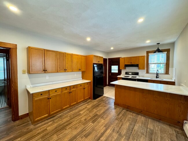 29 Frederick Ave, Unit #1