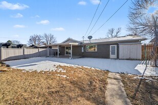 6235 E Mexico Ave in Denver, CO - Building Photo