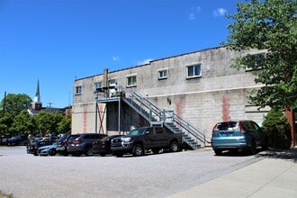 84 E Main St in Brevard, NC - Building Photo - Building Photo