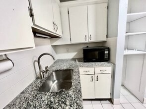 11 Thayer Pond Dr in Oxford, MA - Building Photo - Building Photo