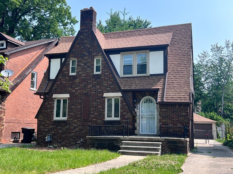5566 Kensington Ave in Detroit, MI - Building Photo