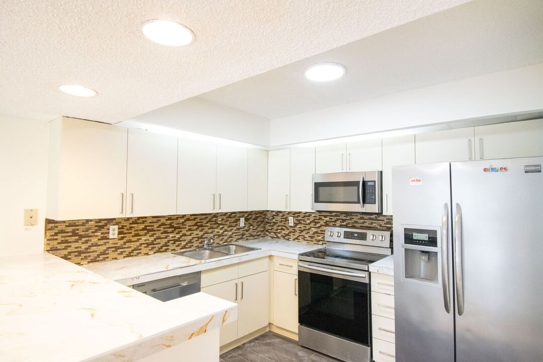 13255 SW 88th, 201-CS in Miami, FL - Building Photo