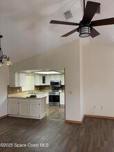 363 Emerson Dr NW in Palm Bay, FL - Foto de edificio - Building Photo