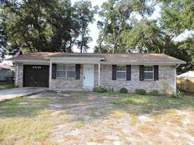 4454 Bixby Cir in Pensacola, FL - Building Photo