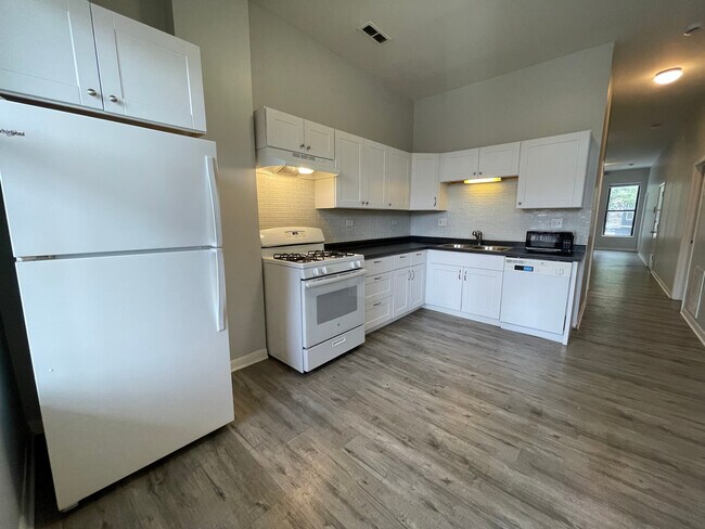 1436 W Taylor St in Chicago, IL - Building Photo - Building Photo