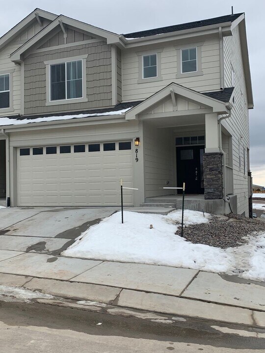 819 Marine Corps Dr in Monument, CO - Building Photo