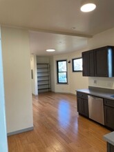 2320 9th Ave in Oakland, CA - Foto de edificio - Building Photo