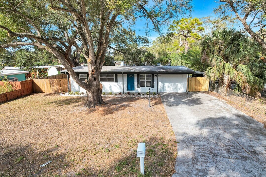 1564 Scott St in Clearwater, FL - Building Photo