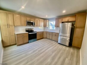 18 Sussex Ave in Morristown, NJ - Building Photo - Building Photo