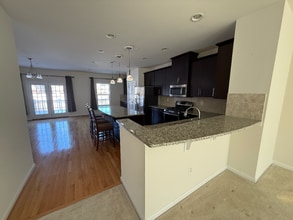 19724 Vaughn Landing Dr in Germantown, MD - Foto de edificio - Building Photo