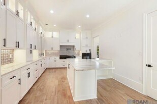 18171 Vis-A-Vis Ave in Baton Rouge, LA - Building Photo