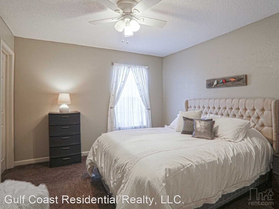 5101 Orchard Rd in Pascagoula, MS - Building Photo