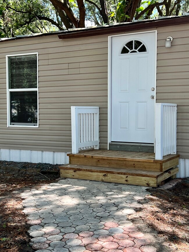 4741 Rustic Ct E in Lakeland, FL - Building Photo - Building Photo