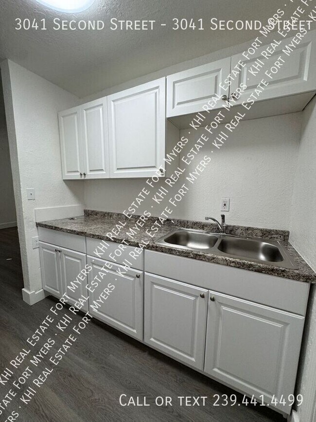 3041 2nd St in Ft. Myers, FL - Building Photo - Building Photo