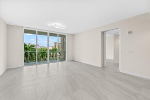 220 SE Mizner Blvd, Unit 220 SE Mizner Blv 509 in Boca Raton, FL - Building Photo