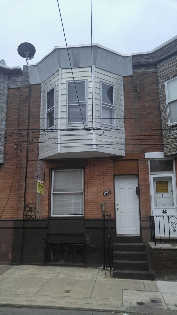 2242 Cantrell St in Philadelphia, PA - Building Photo - Building Photo
