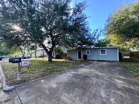 1009 Stone St in Weslaco, TX - Building Photo