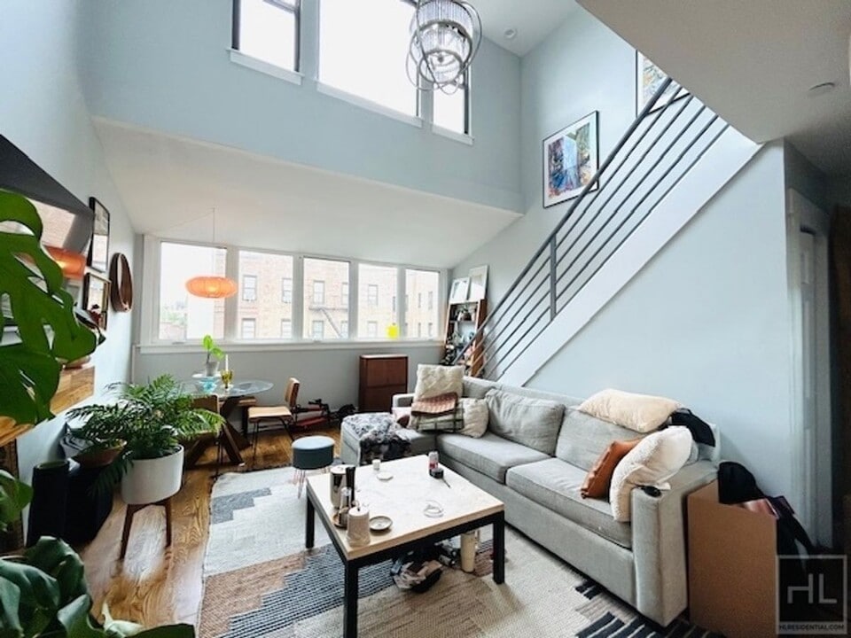 WEST 126 STREET in New York, NY - Building Photo