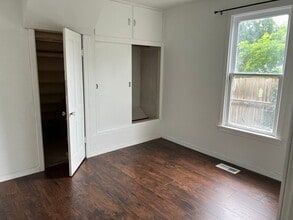 310 SE 6th St in College Place, WA - Building Photo - Building Photo