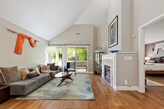 5146 S Surprise Way in Boise, ID - Building Photo - Building Photo