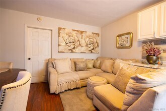641 Roman Ave in Westbury, NY - Building Photo - Building Photo