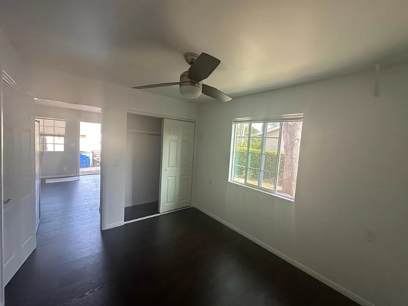 7653 N Claybeck Ave in Burbank, CA - Building Photo