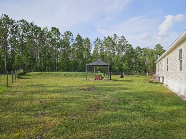 property at 960 Still Rd
