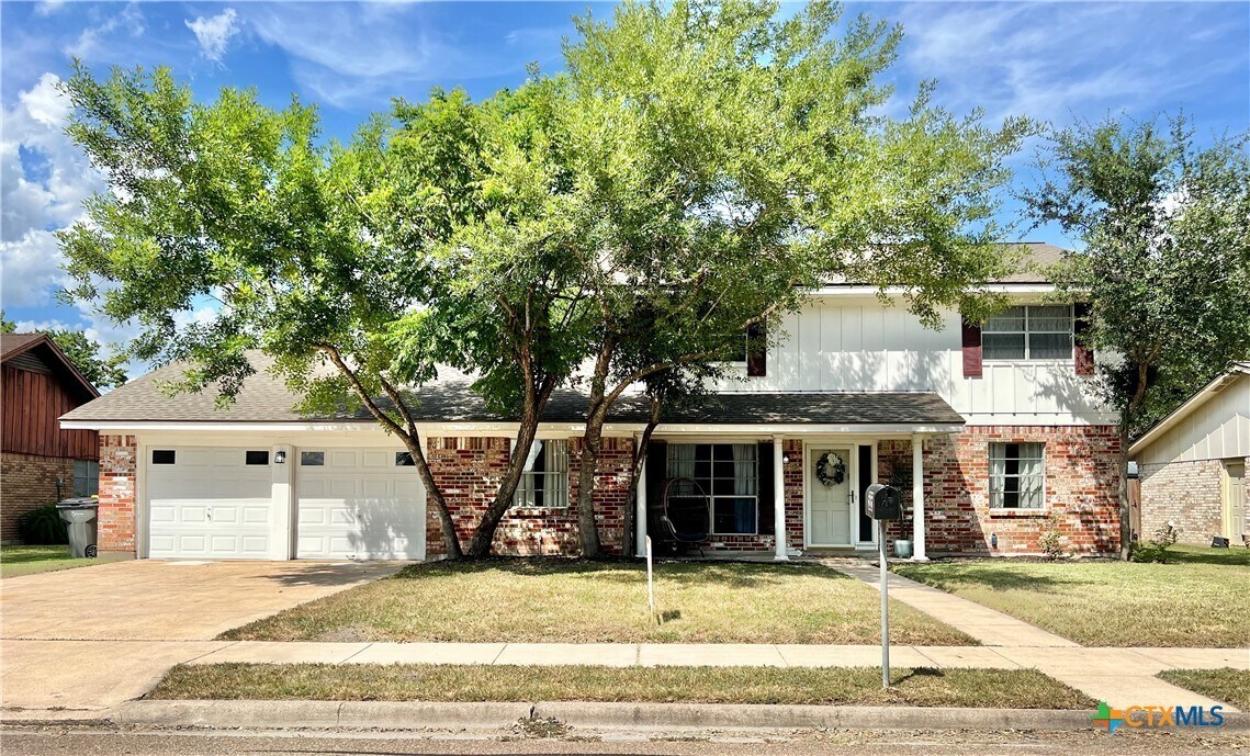 505 Yorkshire Ln in Victoria, TX - Building Photo