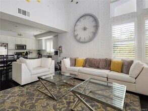 5315 Pacific Terrace in El Segundo, CA - Building Photo - Building Photo