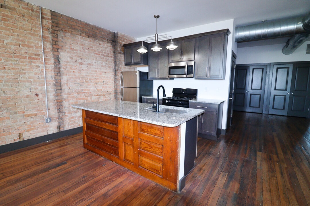 2611 Short Vine St in Cincinnati, OH - Foto de edificio