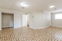 6407 Oaknut Dr photo'