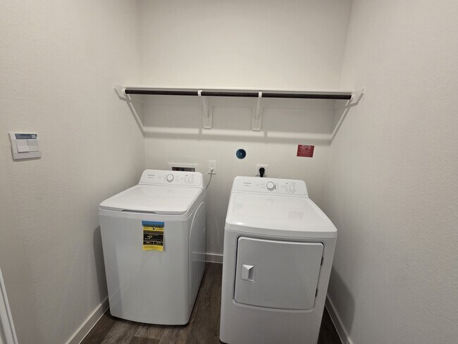 1318 Isola Bella Dr in Richmond, TX - Building Photo - Building Photo