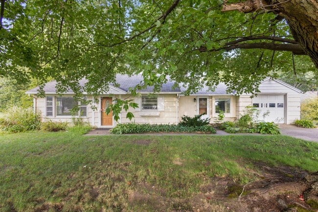 property at 1547 N Hickory Rd